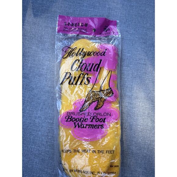 Vtg. Hollywood Cloud Puffs Ankle Bootie Socks Orlon Nylon Sz 9-11 Yellow Footies - Picture 3 of 4